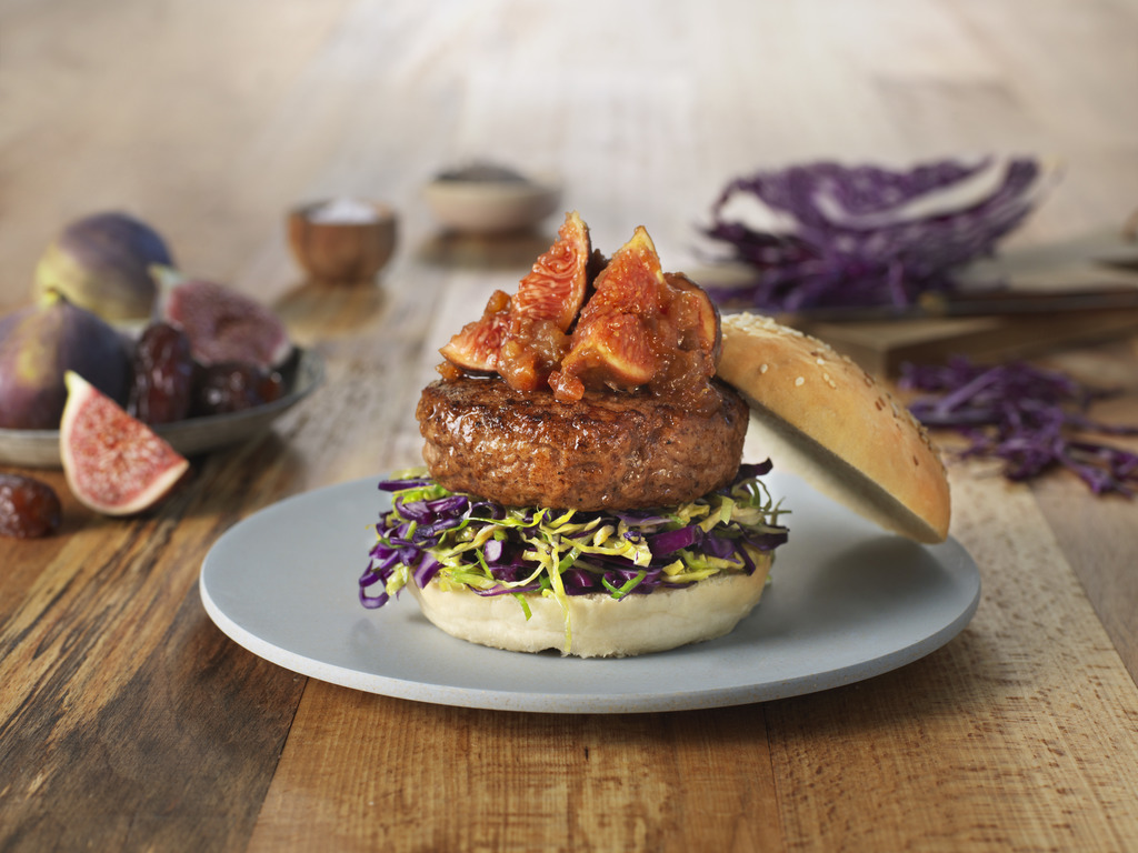 BURGER MED FIKEN- OG DADDELCHUTNEY