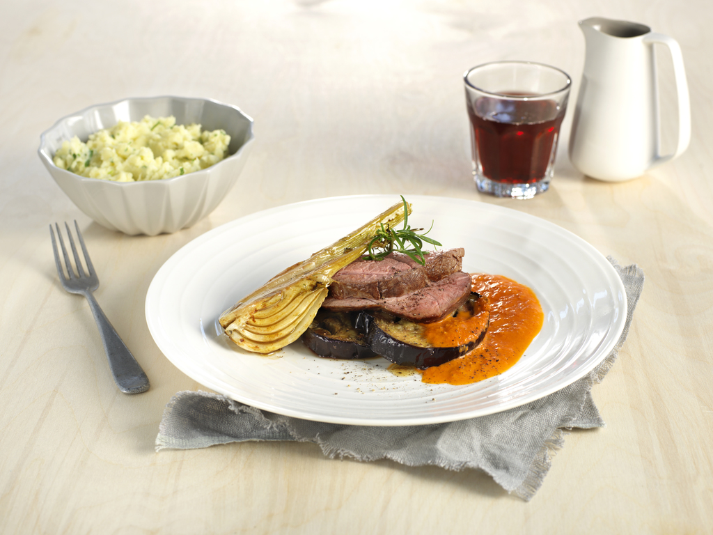 Flatbiff av lam med paprikasaus