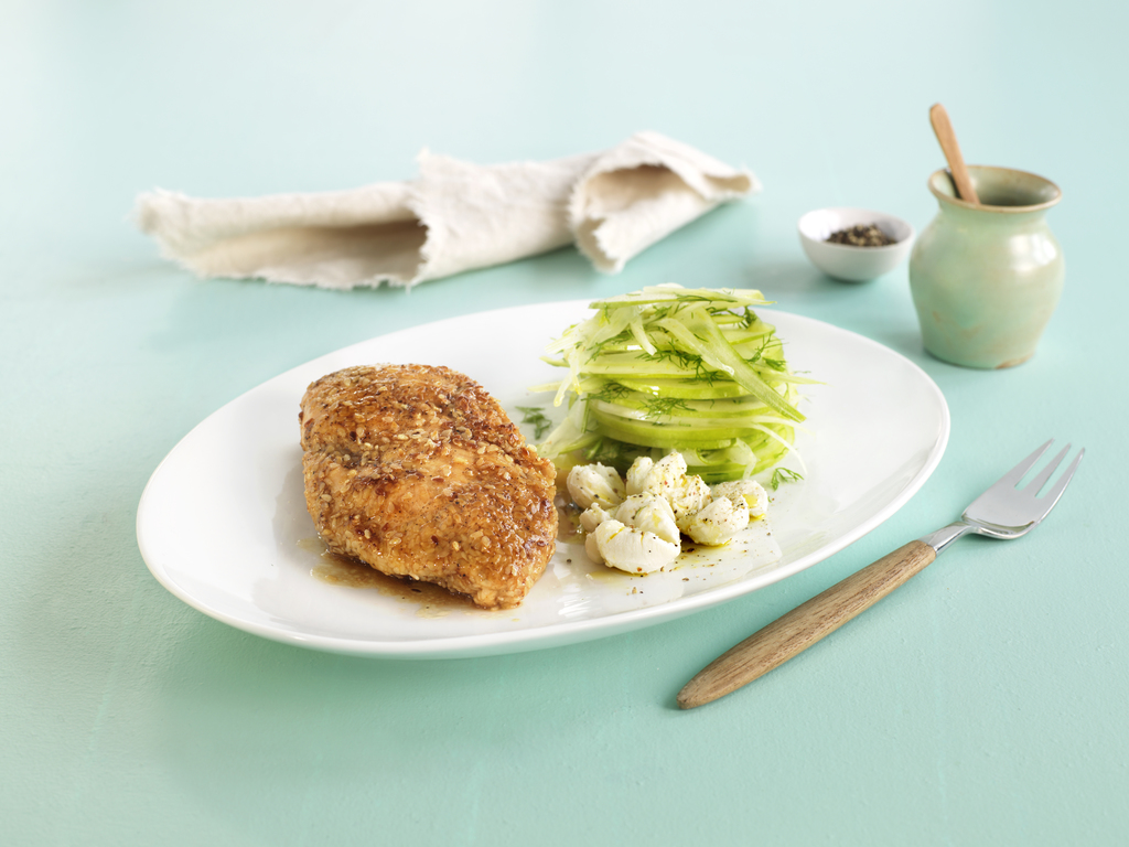 Sesampanert kylling med eple- og fennikelsalat