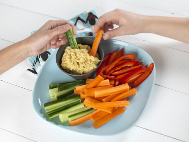 Hummus med grønnsaksstaver