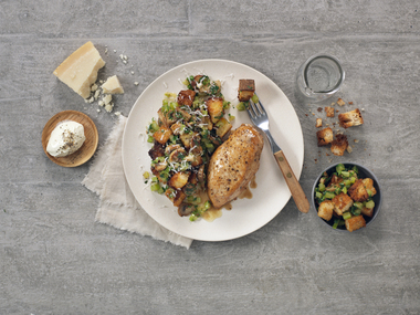 Kyllingfilet med brødsalat