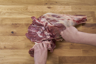 Ett lammelår - fire stykker, trinnbilde 3