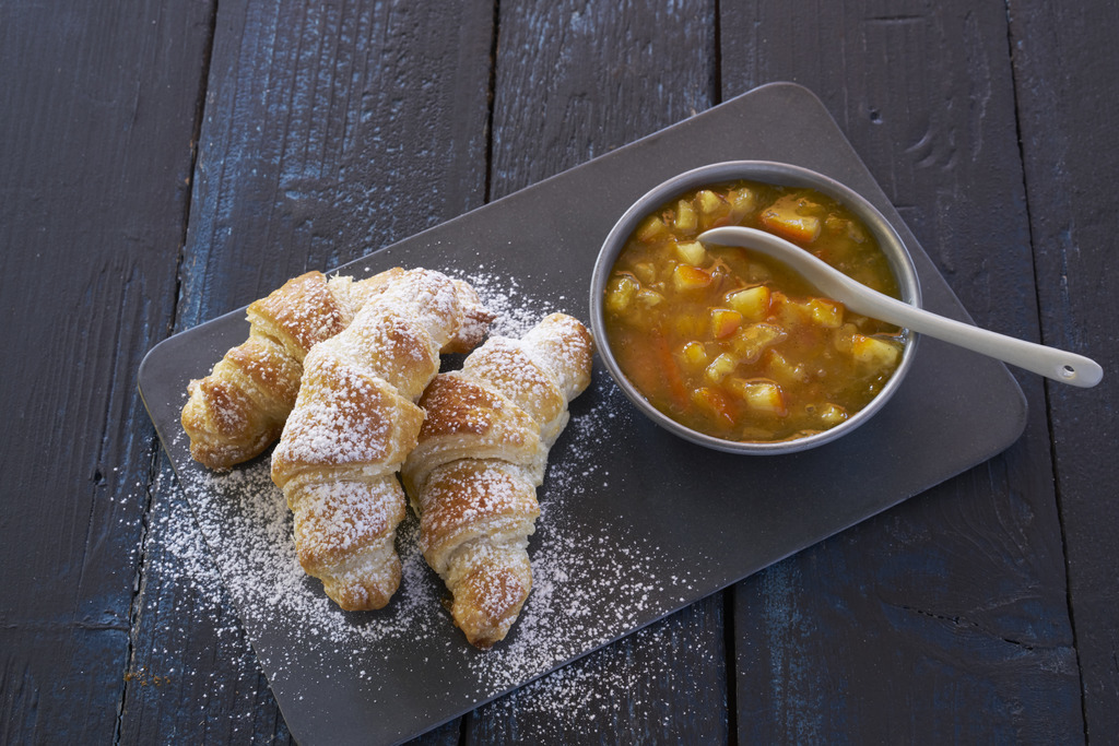 Minicroissanter med appelsinmarmelade