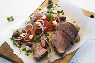 Lam mørbrad med tomatsalat