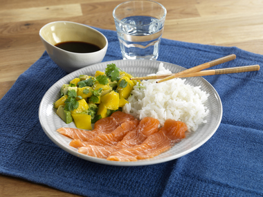 Sashimi med mangosalat