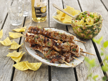 BBQ grillspyd med ananassalsa