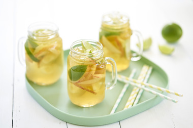 Eple- og ingefærdrikk                      