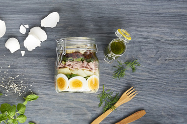 Salat med egg og skinke                               