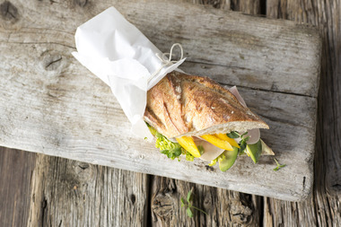 Baguette med kylling, avokado og rømmedressing_liggende3