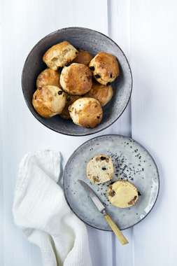 Scones med rosiner, appelsin og nøtter