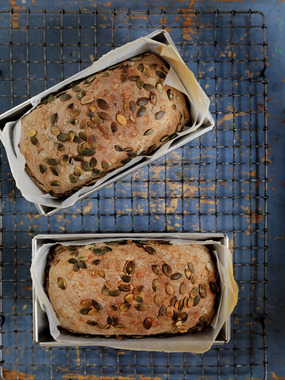 Brød med gresskarkjerner og honning_høyde