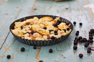 Smuldrepai med nektarin og solbær