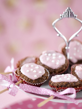 Muffins med rosa melisglasur