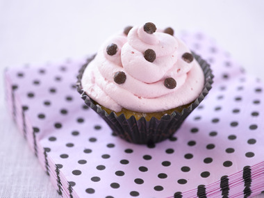Muffins med frosting og sjokoladekuler