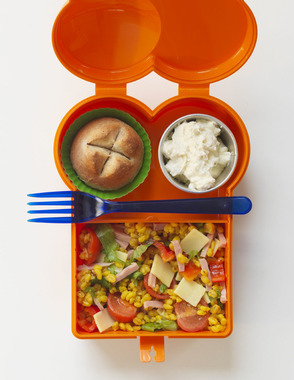 Matboks med byggrynssalat