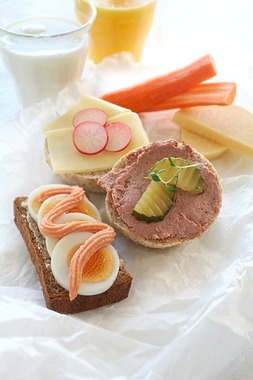 Matpakke med melk og grønnsaker