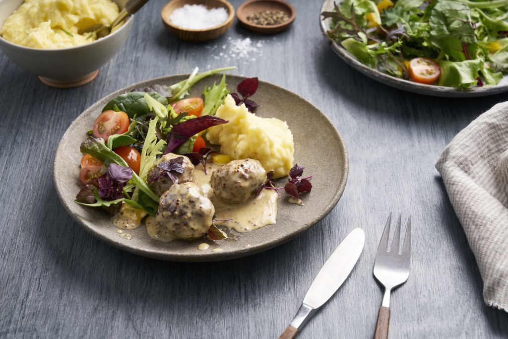 Kjøttboller i fløtesaus                         