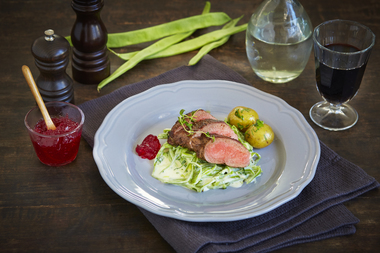 Hjortefilet med snittebønnestuing