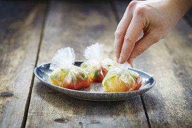 Posjerte eggepakker med urter