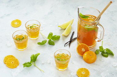 Iste med klementin, safran og basilikum