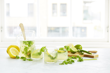 Lemonade med koriander og grønn chili