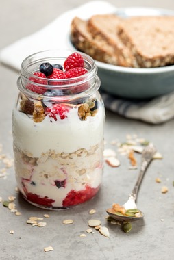 Kjøleskapsgrøt med friske bær