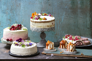 Gruppebilde av finalekakene i bløtkakekonkurransen 2017