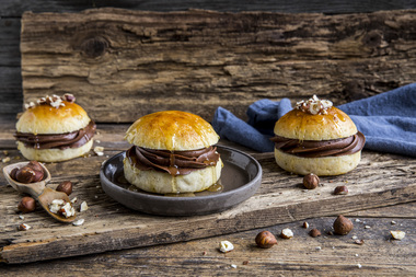 Hveteboller med sjokoladekrem alternativt bilde 2