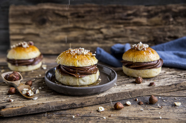 Hveteboller med sjokoladekrem alternativt bilde 1