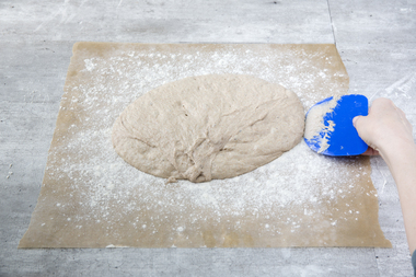 Eltefritt trinn 3 - deig på bakepapir