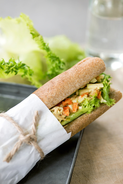 Grov bagett med kyllingsalat