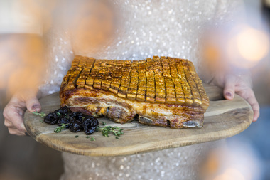 Ribbe på fjøl med julestemning