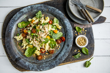 Kylling- og pastasalat med pesto alternativ 1