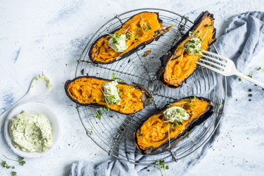 GRILLET SØTPOTET MED URTESMØR