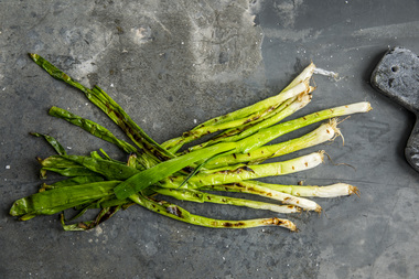 Grillet vårløk