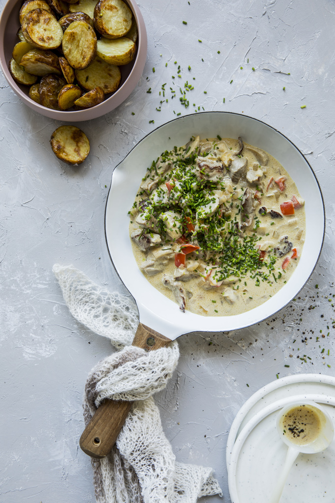 Hverdagsgryte med strimlet svinekjøtt - høydebilde