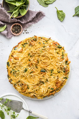 Spagettiomelett med rester - høydebilde