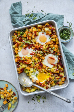 Enkel middagsform med egg - høydebilde