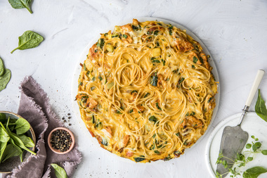 Spagettiomelett med rester - alternativ 2