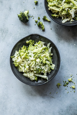 Blomkål- og brokkolisalat