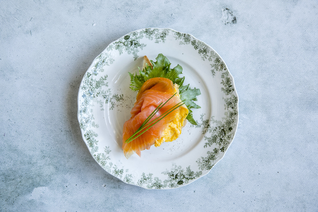 Snitter med laks og eggerøre