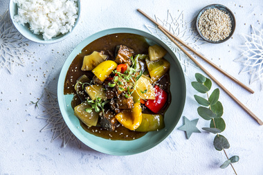 Ribbe med sursøt saus