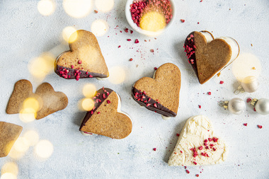 Iskrem-sandwich med pepperkakehjerter