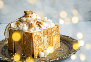 Iskake med goro og marengstopp