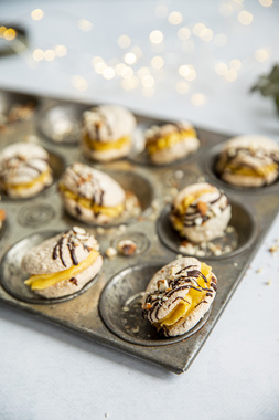 Gule bomber - hasselnøttopper