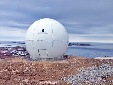 AIS nedlastningsstasjon i Vardø