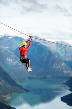 Zipline  på Hoven
