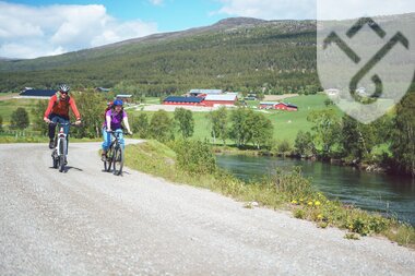 Sykkel langs Gudbrandsdalslågen i Lesja