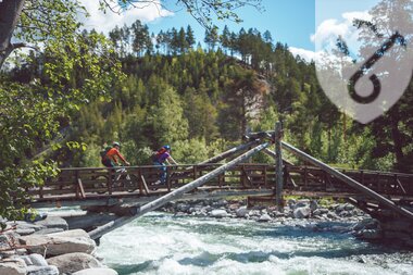 Sykkel ved Lorkverna i Lesja