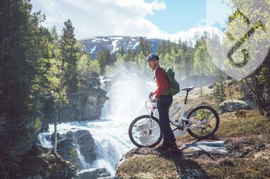 Sykkel ved Grønfossen Lesja